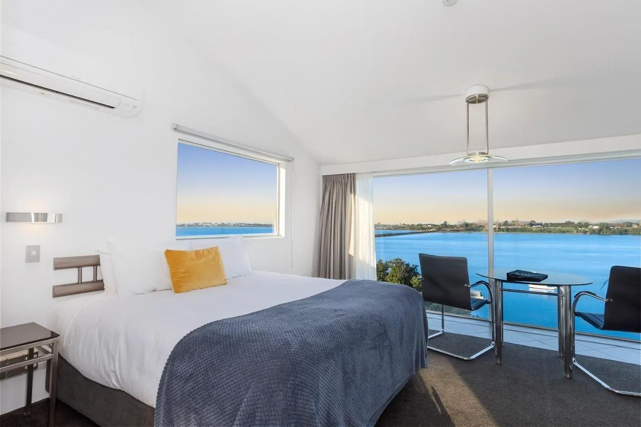 Motel The Tauranga On The Waterfront 4*,